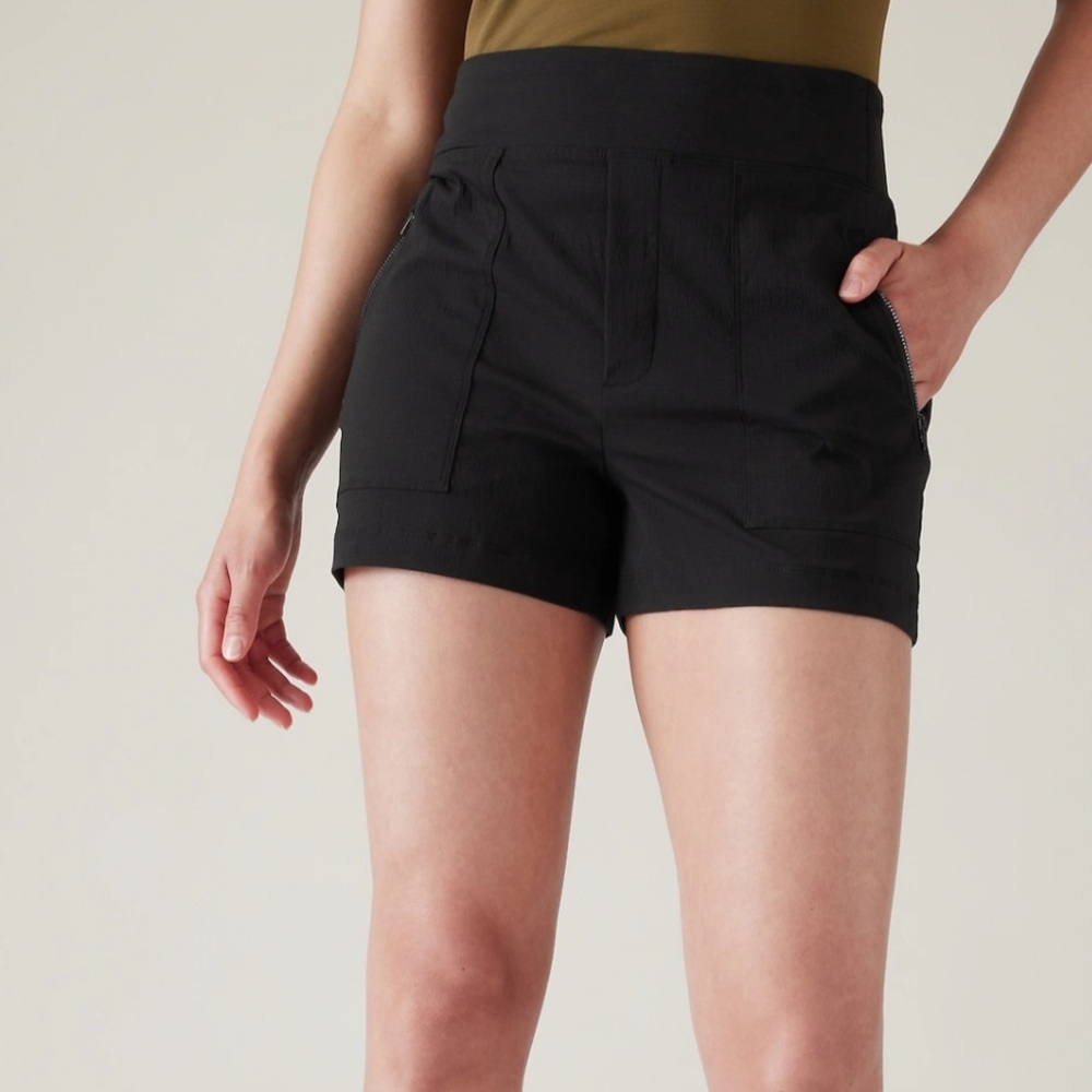Athleta Trekkie North Black Shorts Women's Size 6